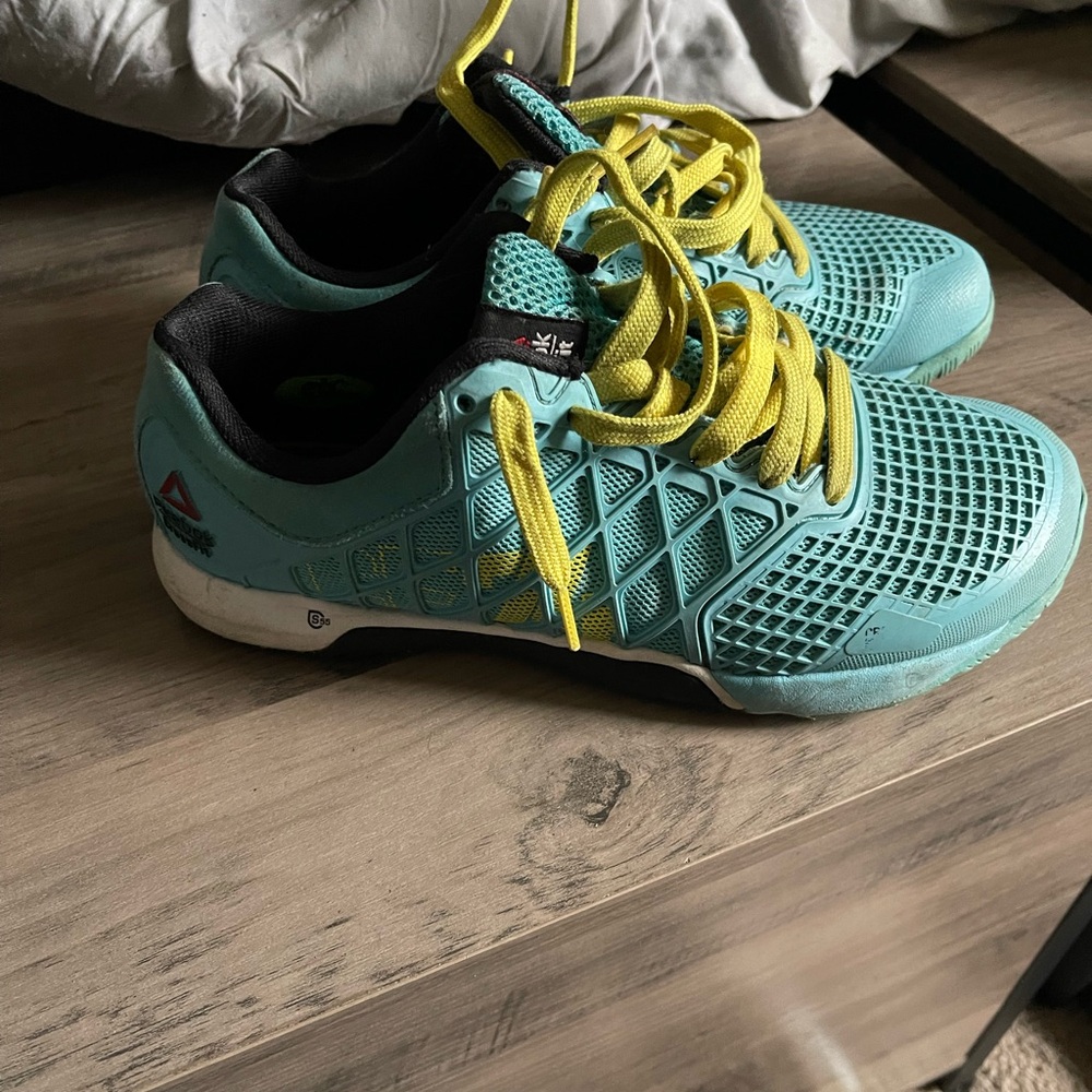 Reebok nano 4.0 Aqua Trainers with Bright Yellow Laces